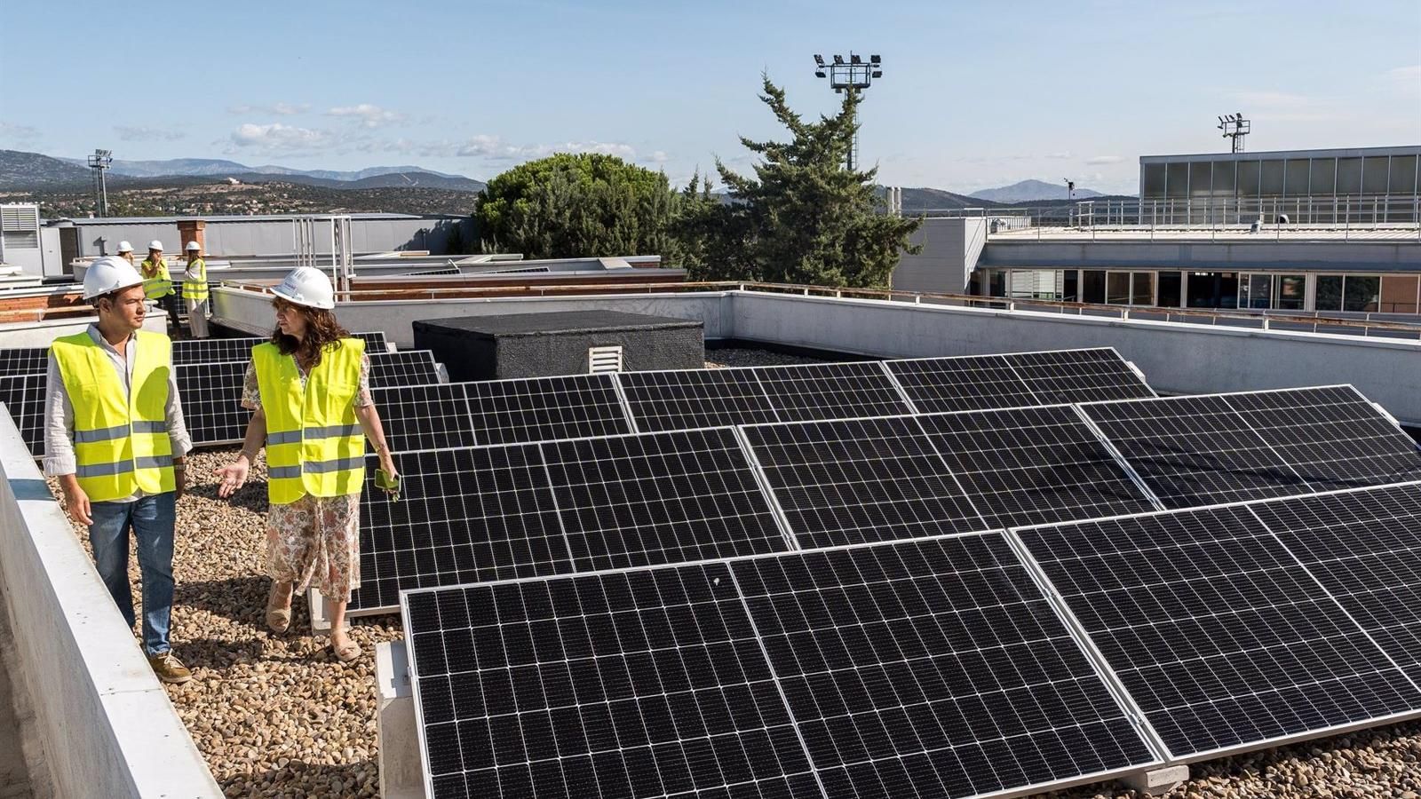 Finaliza la instalación de paneles solares en los once colegios públicos de Las Rozas Finaliza la instalación de paneles solares en los once colegios públicos de Las Rozas