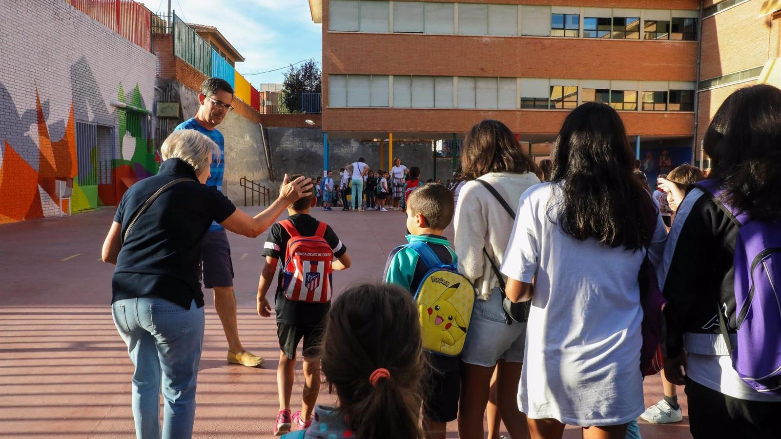 Más de 1,26 millones de alumnos madrileños comienzan el curso escolar esta semana Más de 1,26 millones de alumnos madrileños comienzan el curso escolar esta semana
