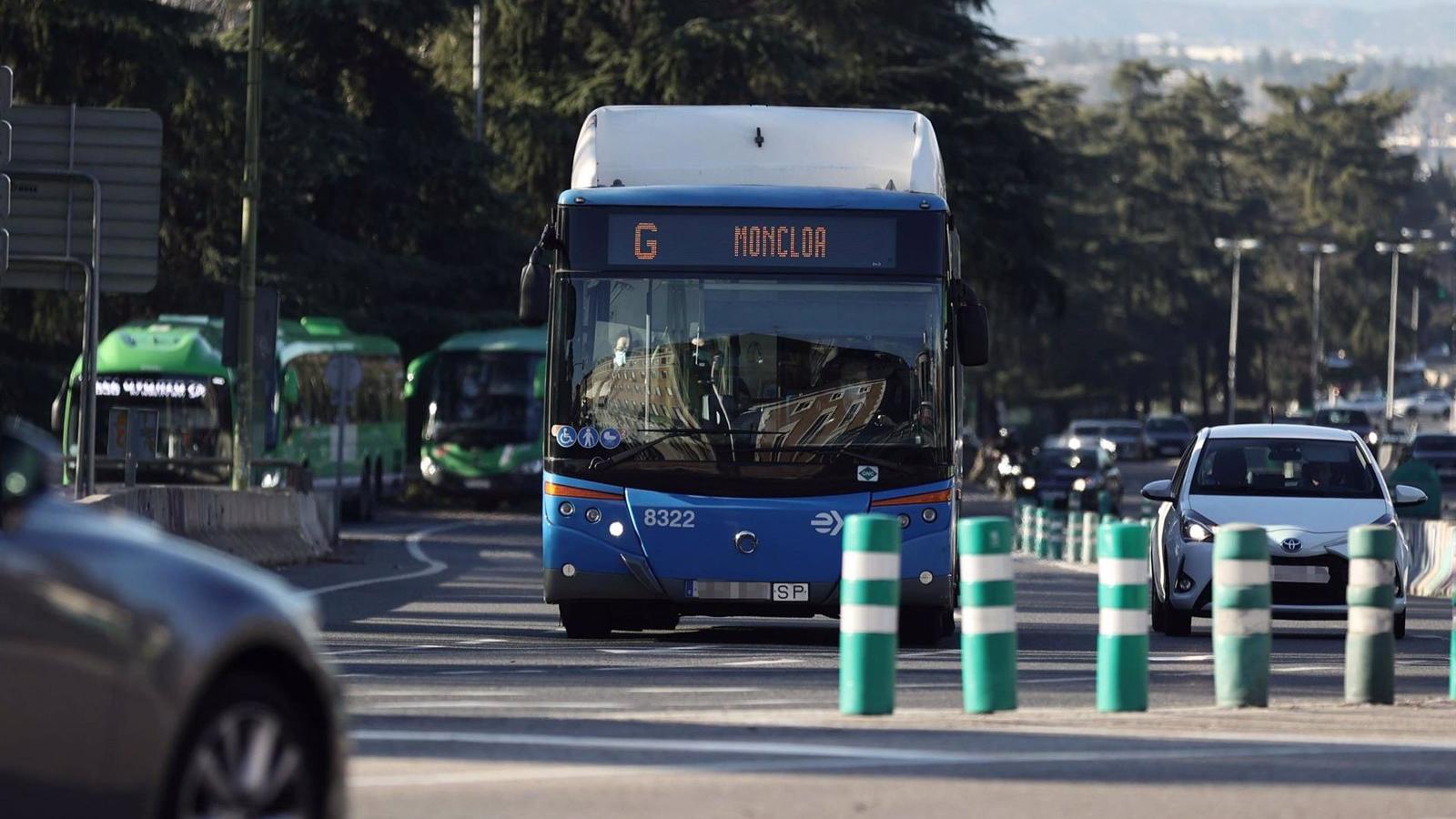 Más de 1,3 millones de usuarios viajaron en la EMT durante el primer día gratuito, un 18% más que en 2019