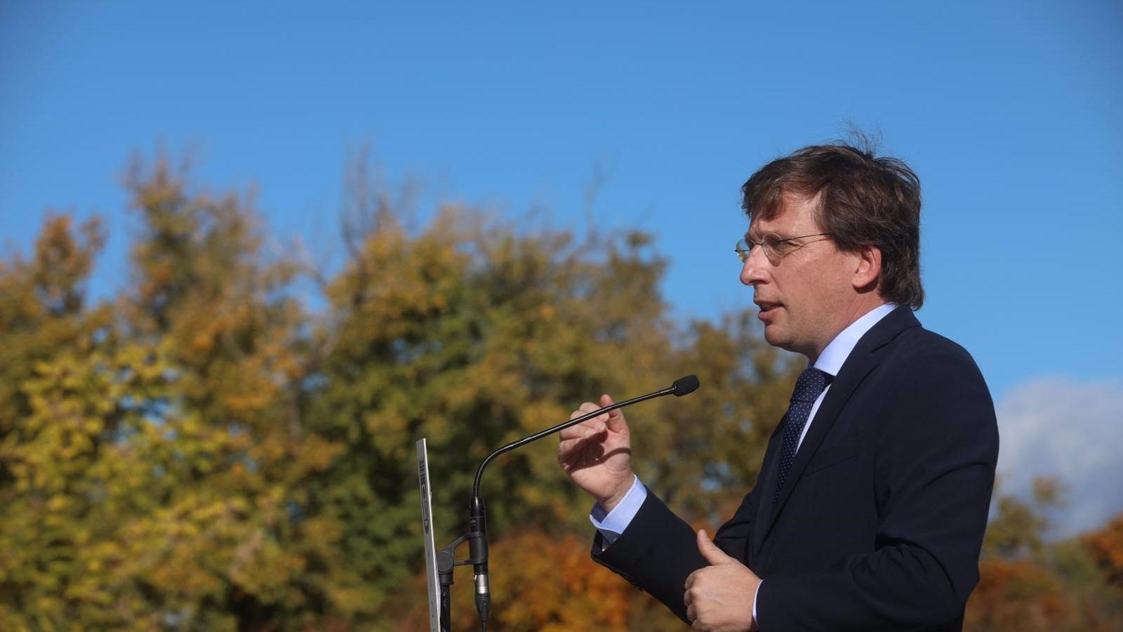 Almeida carga contra el "chantaje" de Puigdemont y su "pulso a la legalidad"