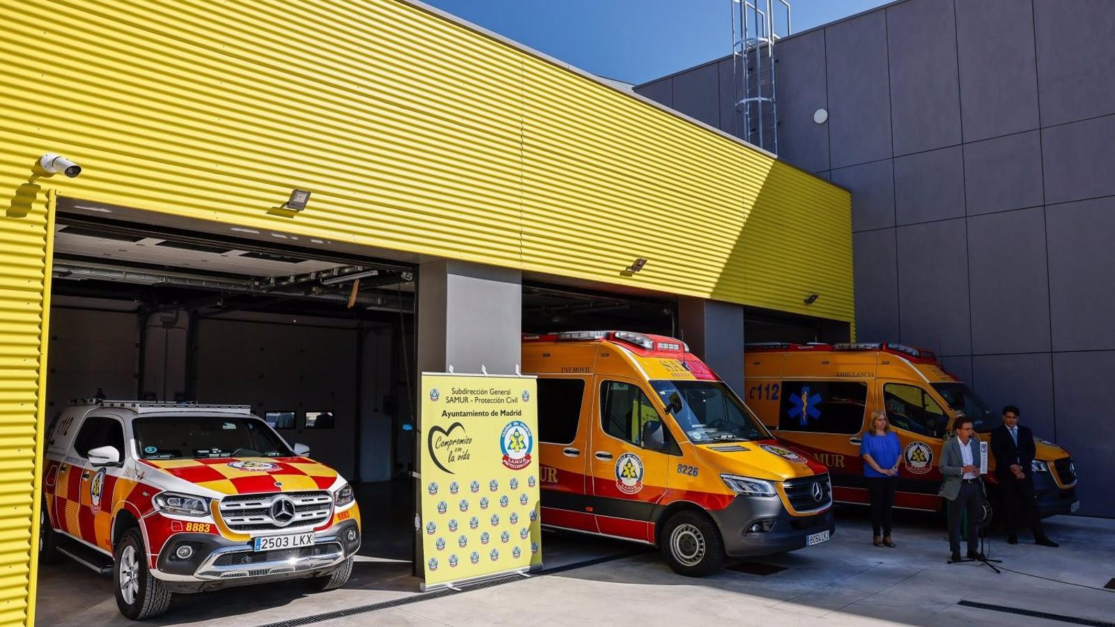 La nueva base de Samur-PC en Hortaleza incorpora más almacenes, sala de reuniones y un garaje para ambulancias