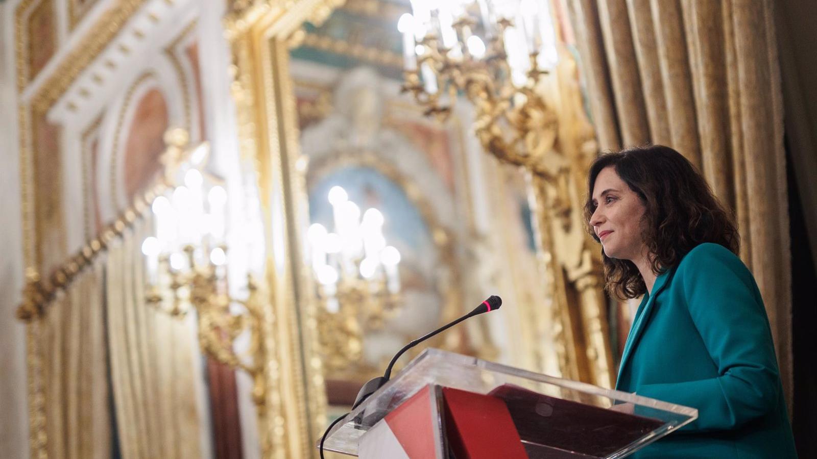 Díaz Ayuso aplaude a los exdirigentes del PSOE que "alzan la voz" contra la amnistía Díaz Ayuso aplaude a los exdirigentes del PSOE que "alzan la voz" contra la amnistía