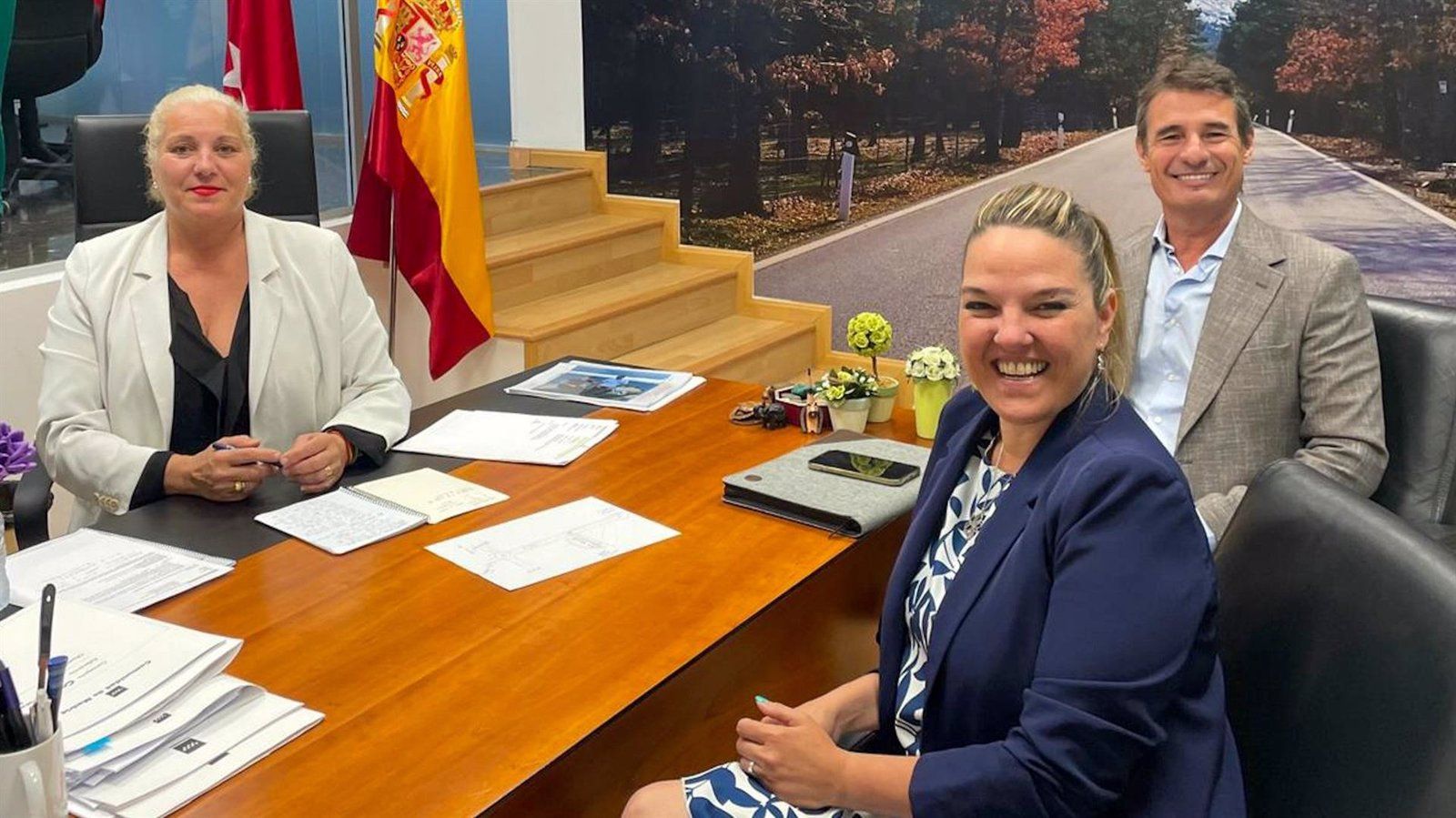 Colmenarejo y Galapagar se reúnen con la directora regional de Carreteras para mejorar la conexión intermunicipal