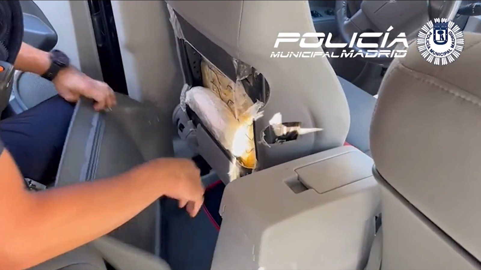 La Policía Municipal se incauta de medio kilo de cocaína oculto en el asiento de un coche en Tetuán