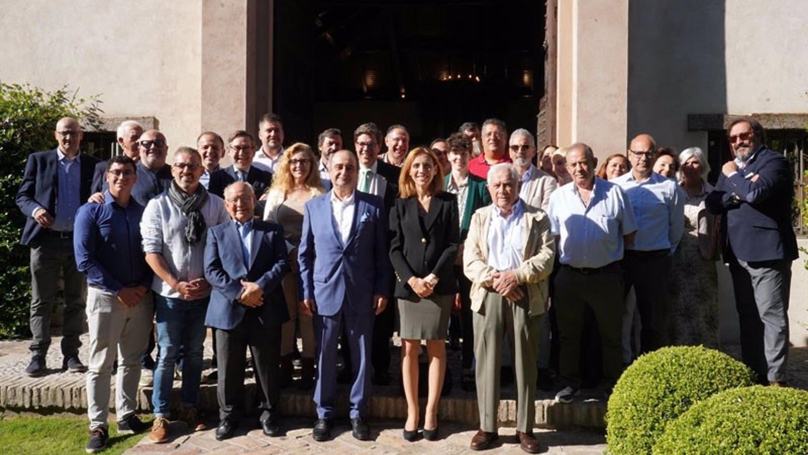 La alcaldesa ensalza a Alcorcón como &quot;potencia del sur&quot; en un encuentro entre empresarios