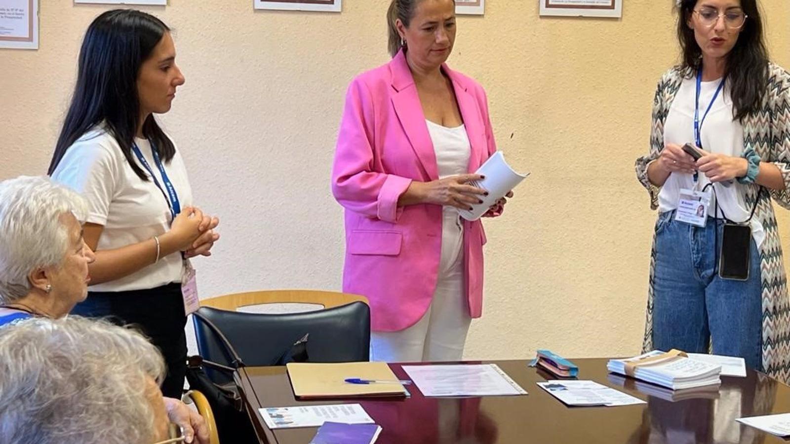 Chamartín lanza la séptima edición de sus talleres para prevenir la soledad no deseada