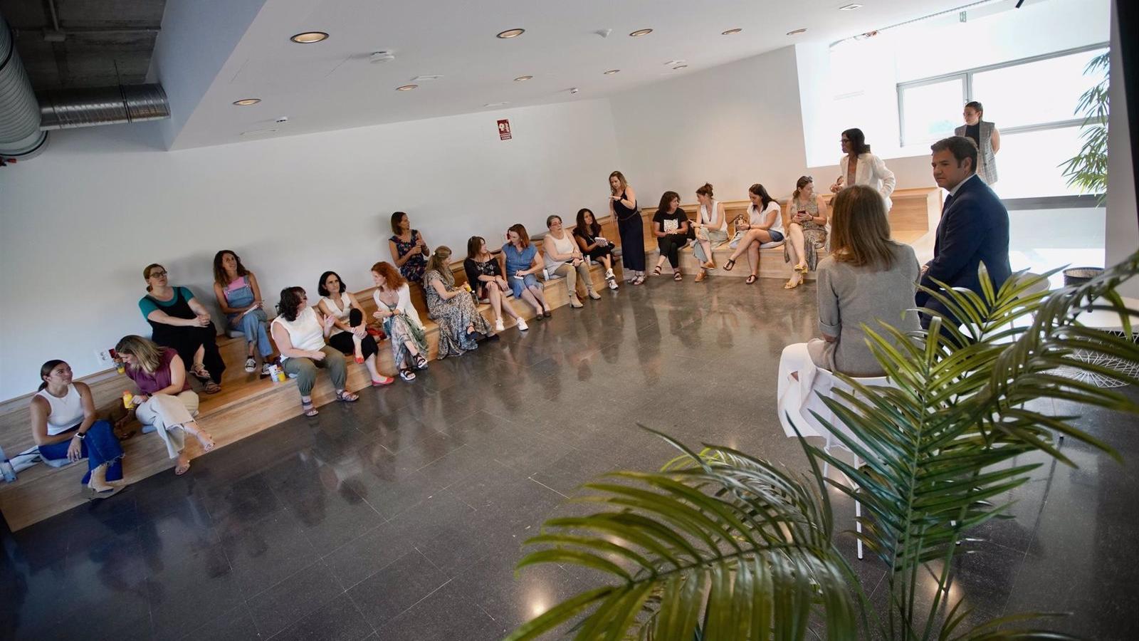 El Ayuntamiento de las Rozas se reúne con la comunidad educativa del municipio para abordar el comienzo del curso escolar