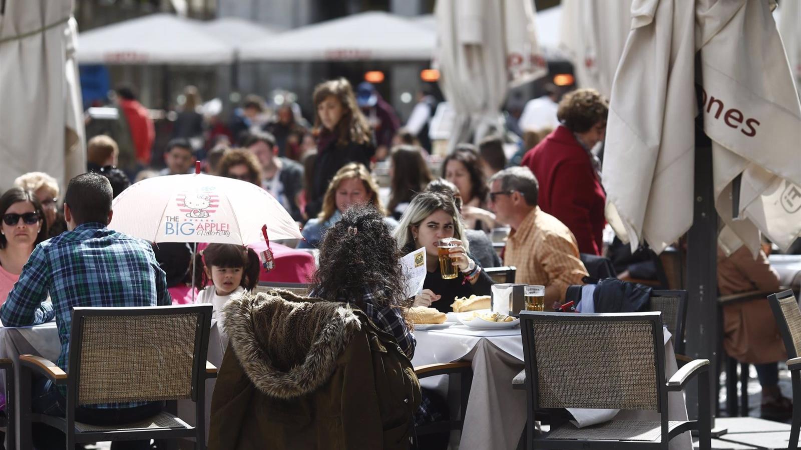 Los hosteleros madrileños prevén facturar hasta 132 millones durante el puente de la Hispanidad