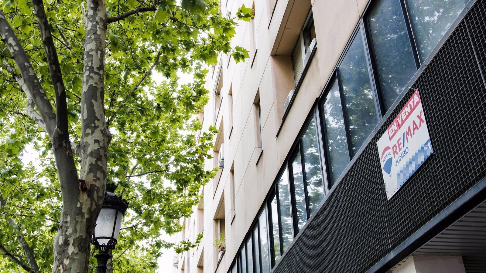 La compraventa de viviendas por extranjeros en la región baja un 11,5% en el primer semestre