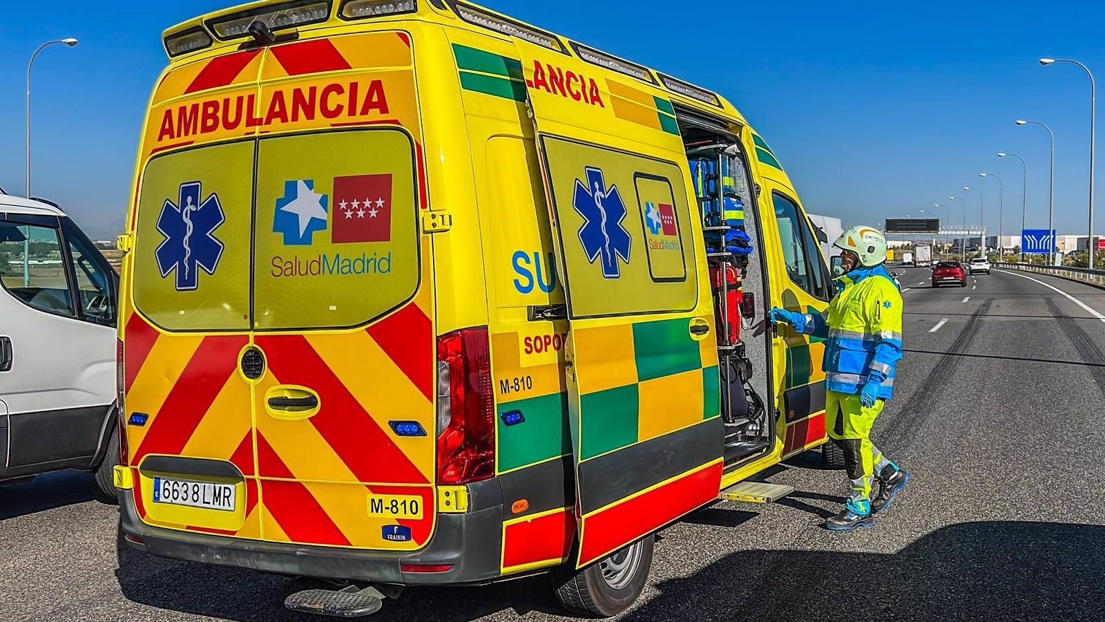  Muere el conductor de una furgoneta al chocar contra un camión en la M-45, en San Fernando