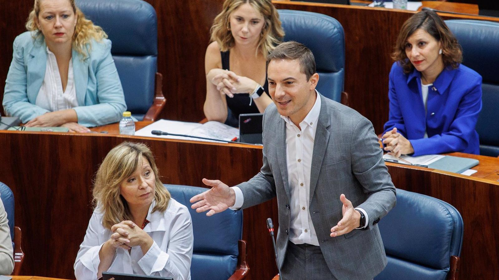 Díaz Ayuso pide "cortar el grifo" a lo vinculado a Hamás y Lobato ve "mezquino" usar Israel para hacer política Díaz Ayuso pide "cortar el grifo" a lo vinculado a Hamás y Lobato ve "mezquino" usar Israel para hacer política
