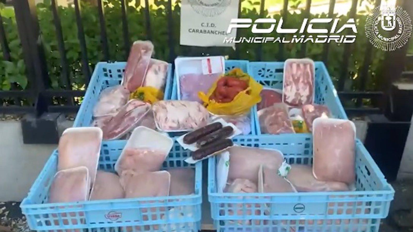 Más de 70 kilos de carne con insectos requisados de una furgoneta sin isotermo