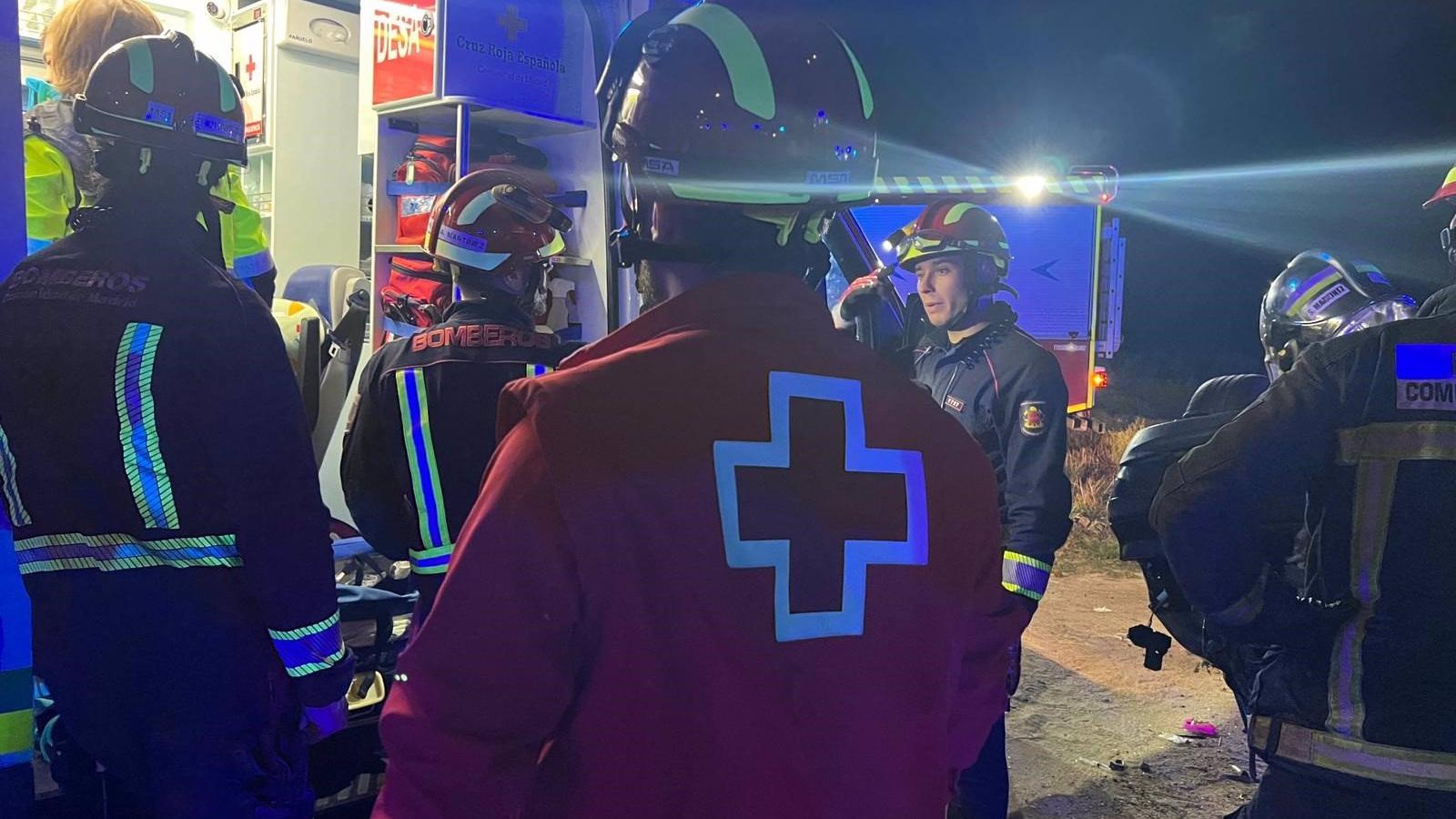 Dos hombres en estado muy grave tras salirse su vehículo de la carretera M-600