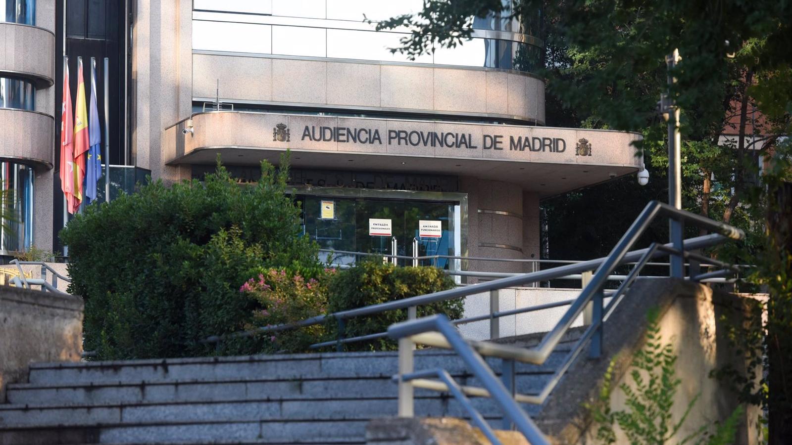 Piden tres años de cárcel para una mujer acusada de estafar 460.000 euros a la RFEF