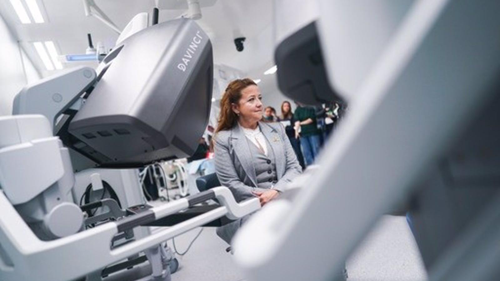 Siete nuevos equipos de cirugía robótica comenzarán a funcionar en hospitales públicos de la Comunidad