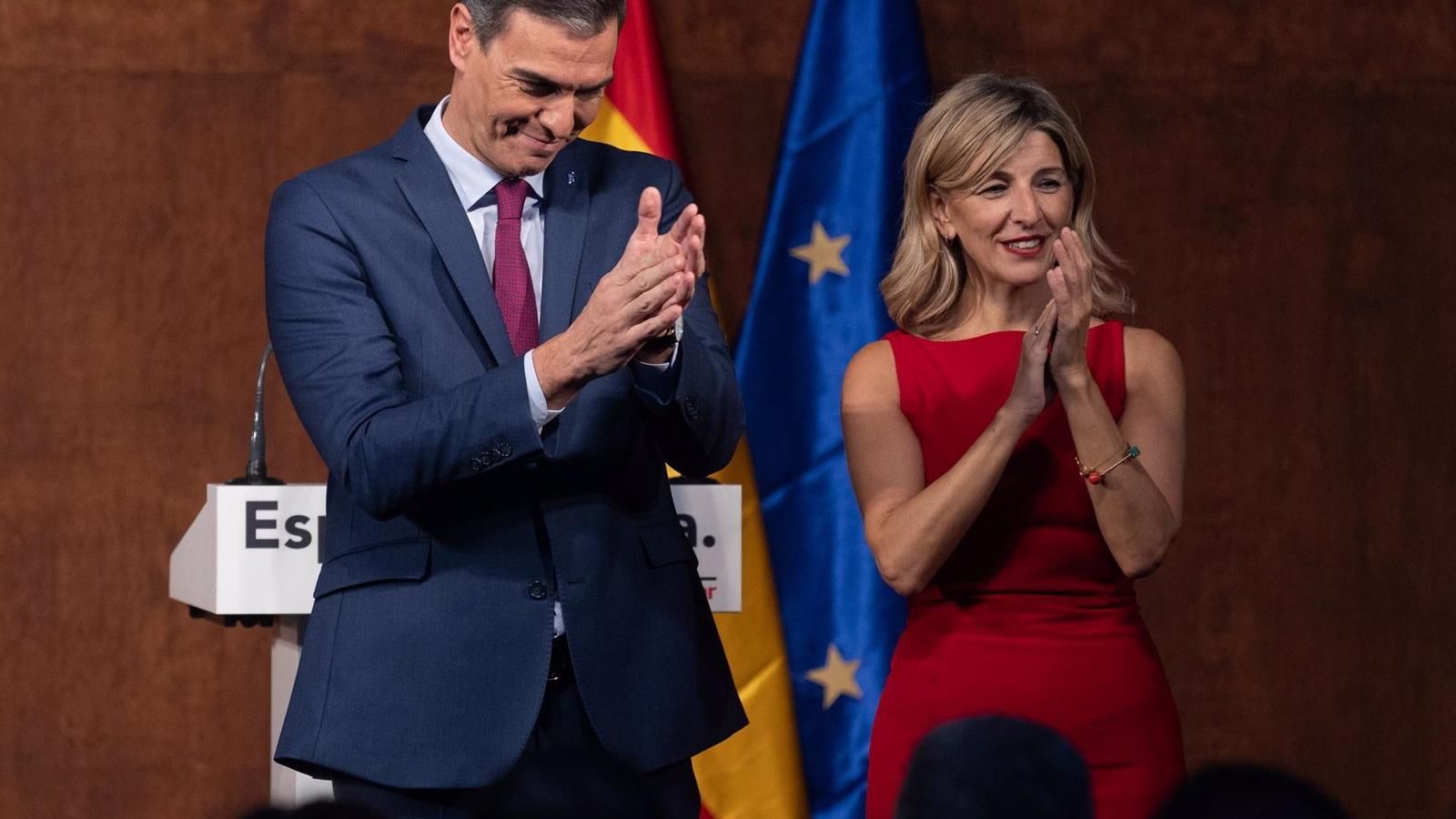 La FAPE y la APM denuncian que se convoque a la prensa sin permitir preguntas en la presentación del acuerdo PSOE-Sumar
