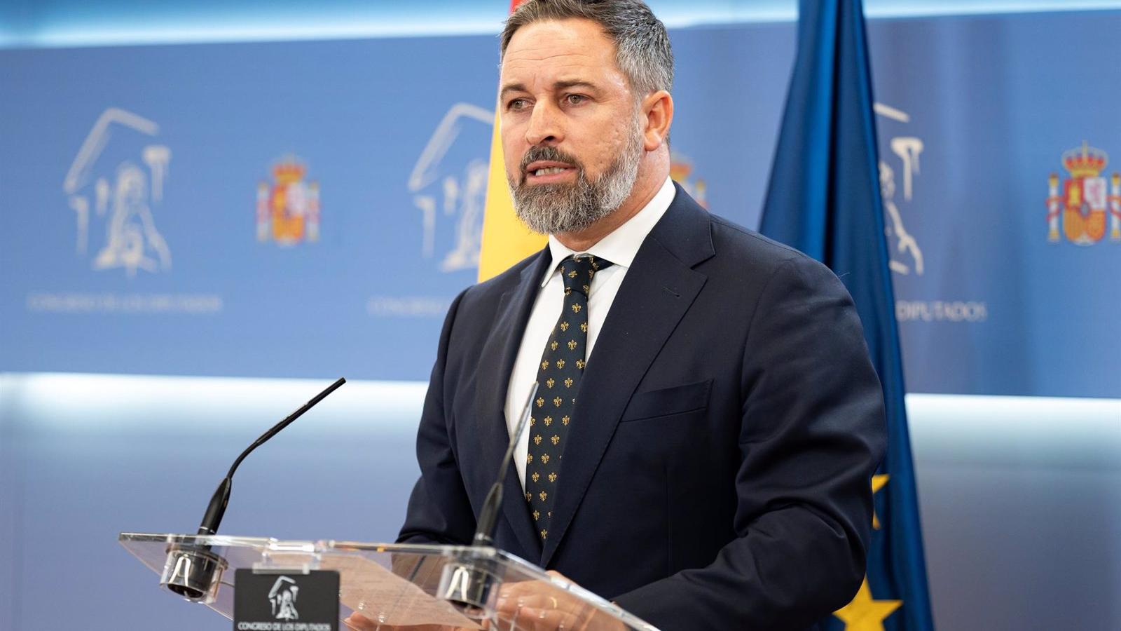 Abascal a Sánchez: "Disfrazas tu corrupción invocando el interés de España"