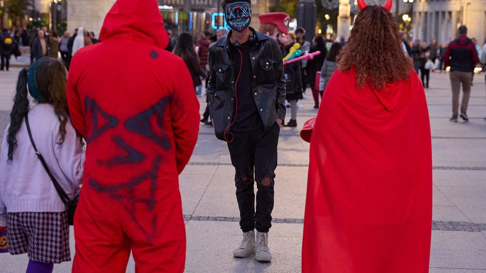 Hasta seis agresiones leves y 20 intoxicaciones etílicas en la noche de Halloween en Madrid