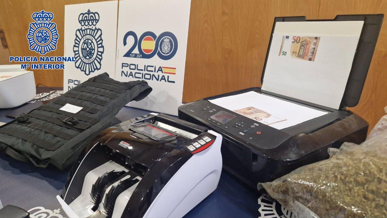Desarticulado un grupo chino que falsificaba tarjetas de identidad de extranjeros aprovechando parecido físico