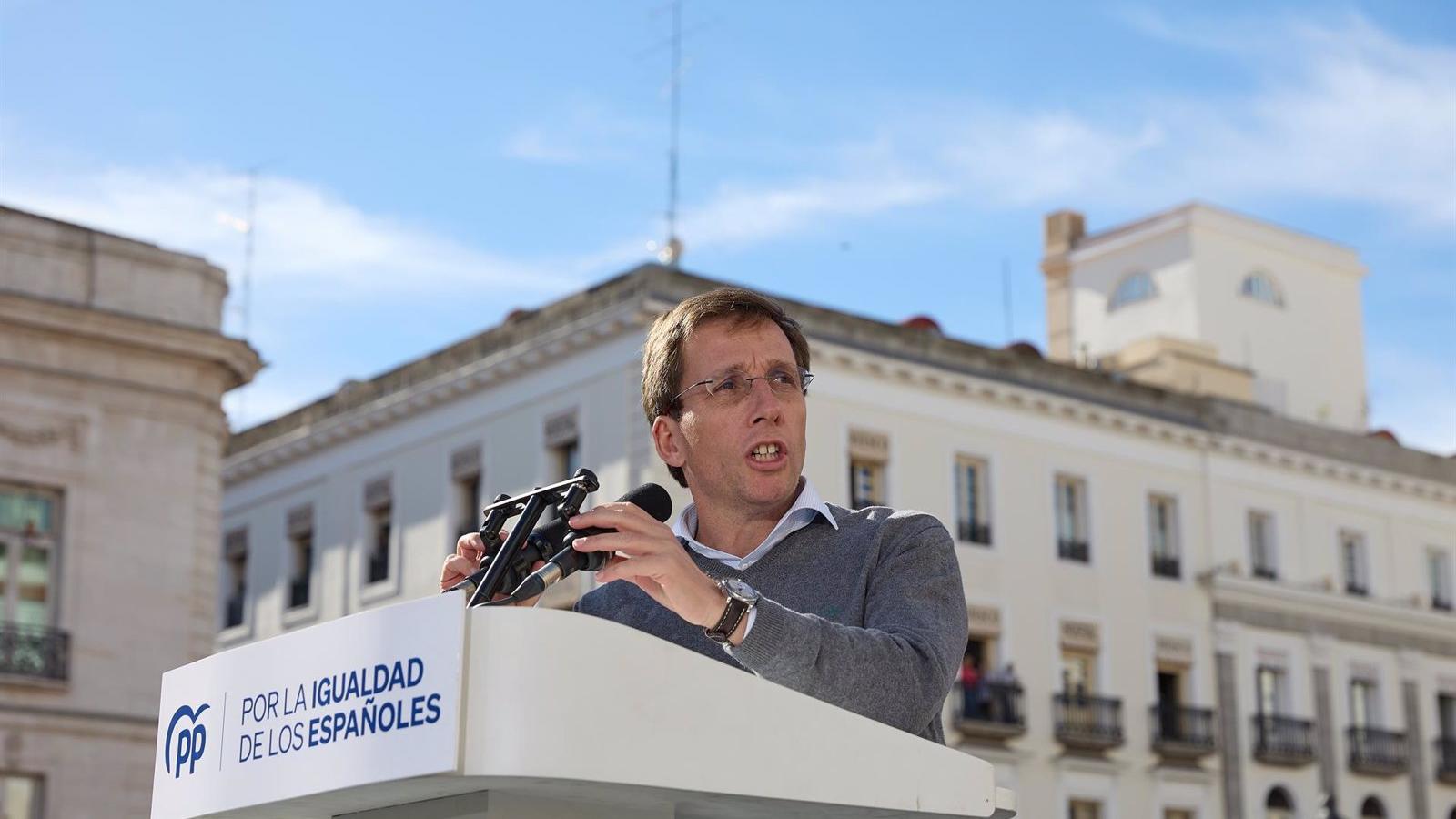 Martínez-Almeida considera que Sánchez es "un lastre para Madrid" y una amenaza a la "prosperidad" de la ciudad