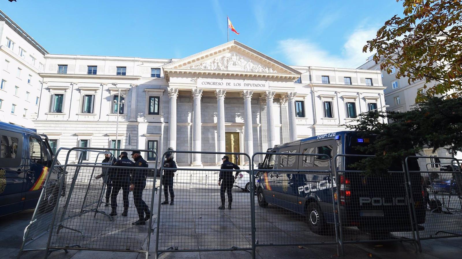 Blindan con más de 1.300 policías el Congreso para la investidura de Sánchez
