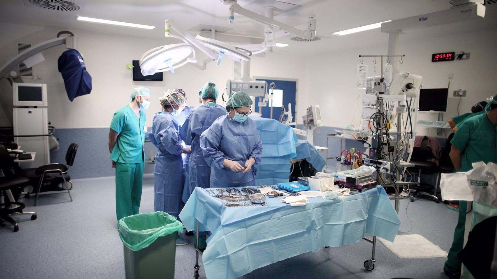 La Comunidad de Madrid cierra octubre con 984.147 personas en lista de espera para someterse a una operación