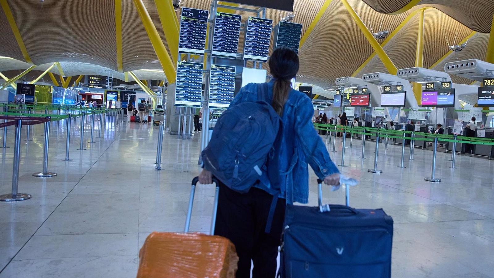 Madrid lidera la llegada de pasajeros internacionales en aerolínea tradicionales hasta octubre
