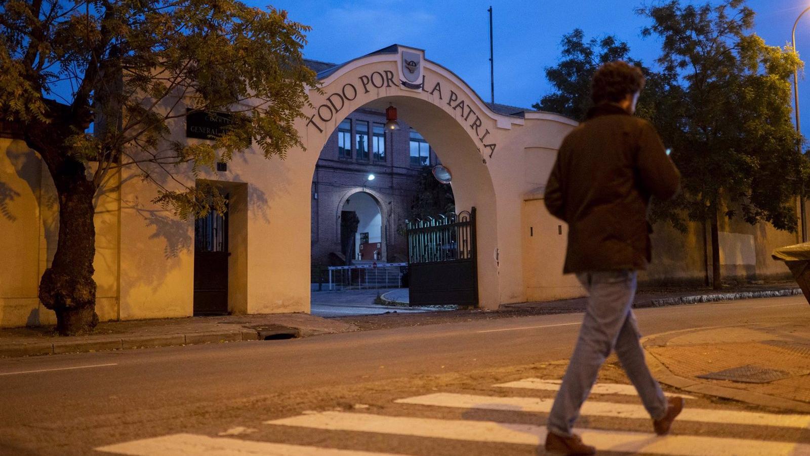 La Capital demanda transparencia al Gobierno Central sobre el futuro de los 1.220 migrantes del acuartelamiento de Carabanchel