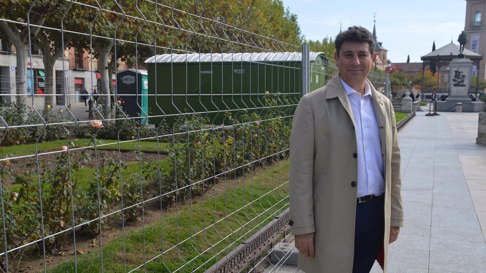 Comienzan las excavaciones arqueológicas para llegar al refugio antiaéreo de la plaza de Cervantes de Alcalá