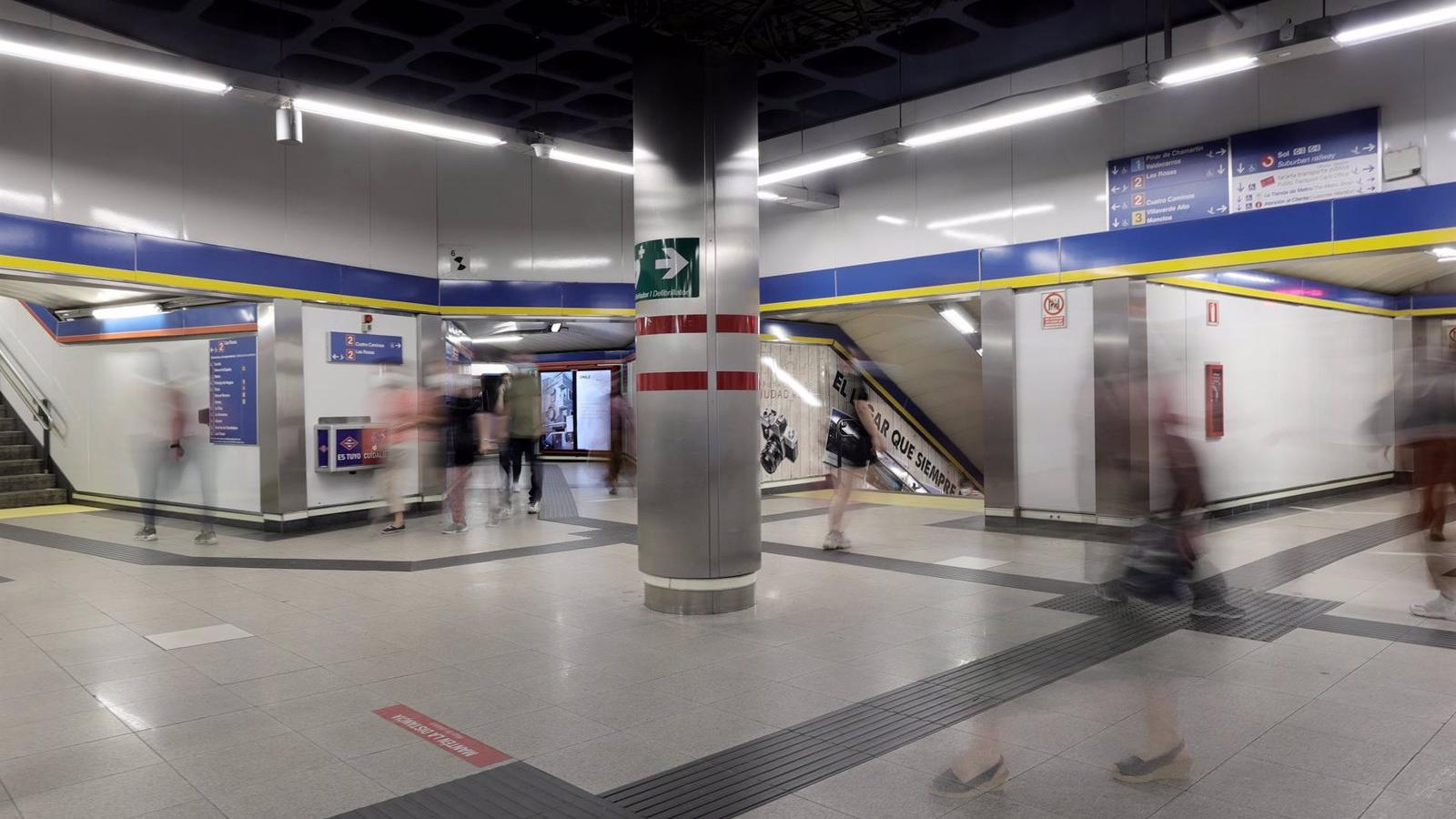 Detenido un hombre que amenazó a los viajeros del Metro de Sol con un cuchillo