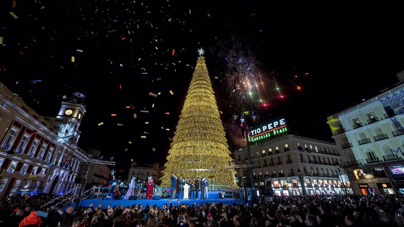 Madrid enciende su Navidad "más mágica" con 6.600 cadenetas, 115 cerezos y 11 grandes abetos
