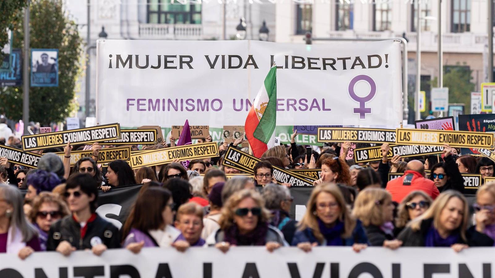 Feministas se manifiestan en Madrid contra la prostitución y la Ley Trans