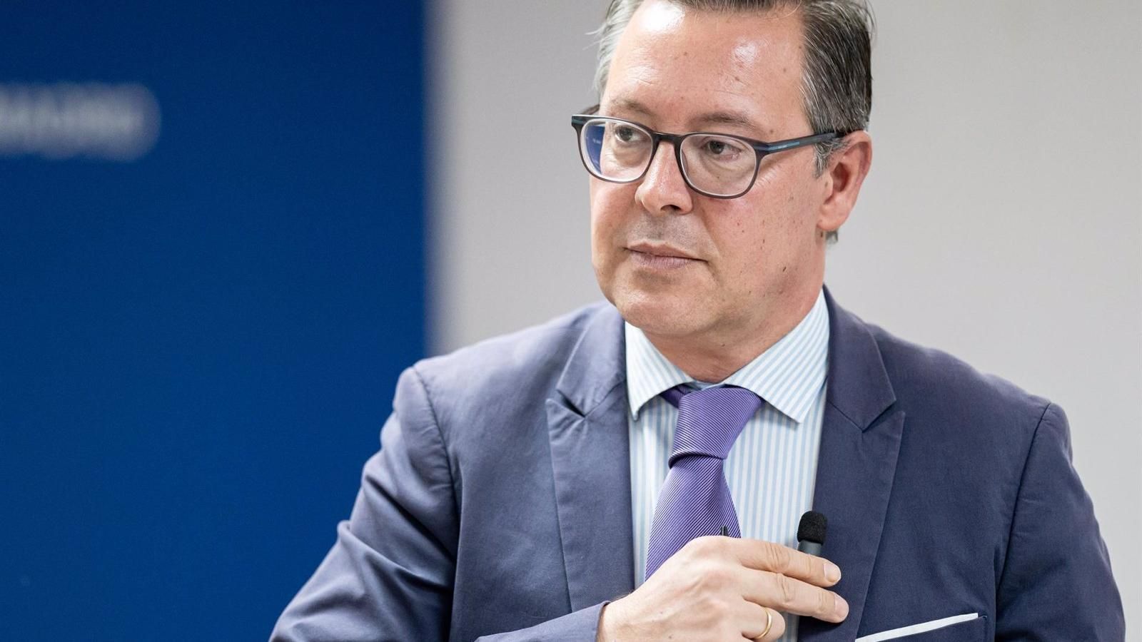 Serrano ve "patética" la explicación del Gobierno de la ausencia de Ayuso en la inauguración del AVE Madrid-Asturias