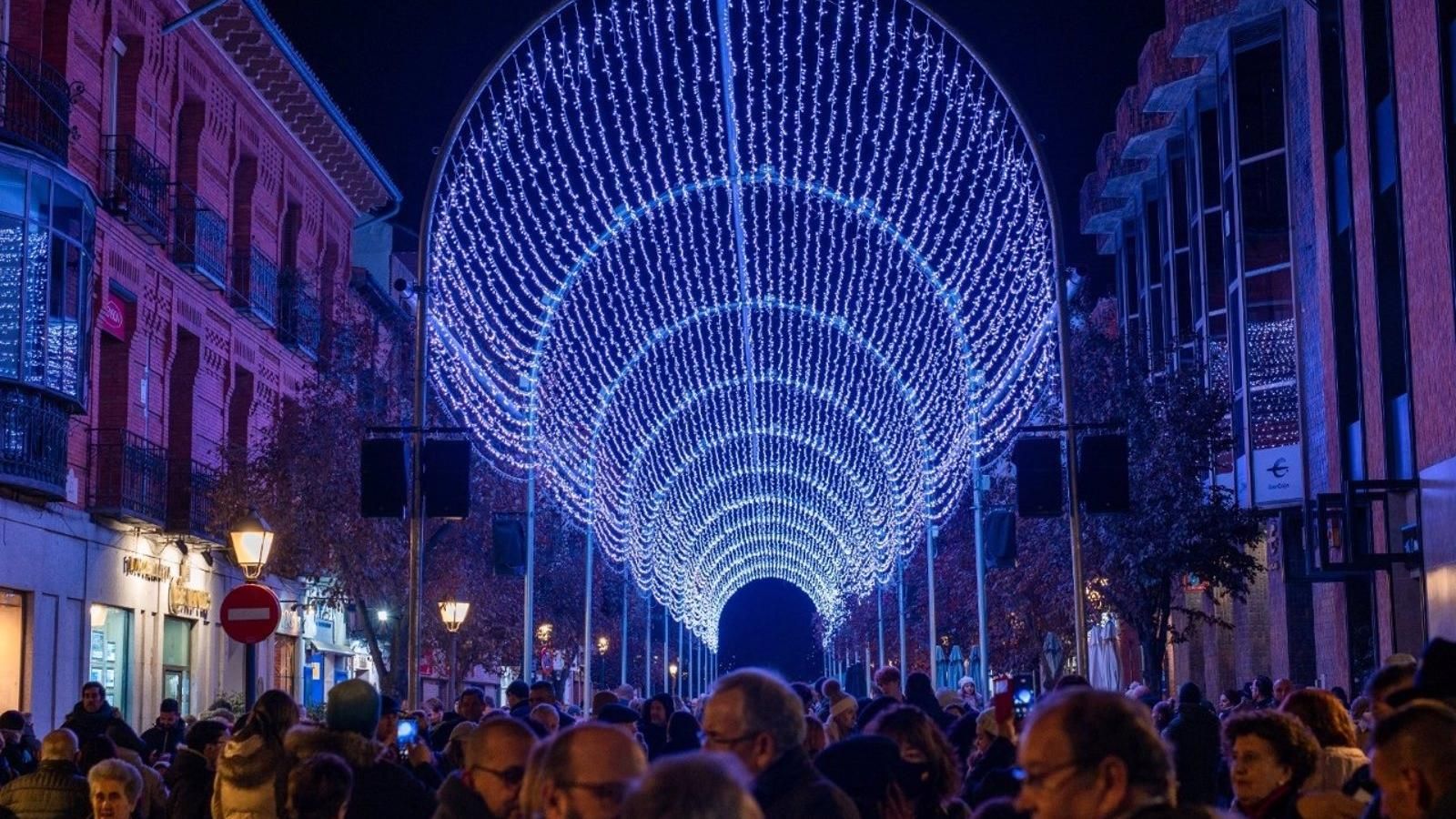 La Plaza de Cervantes de Alcalá inaugura la Navidad en la ciudad este viernes con pregón, encendido y mercado navideño