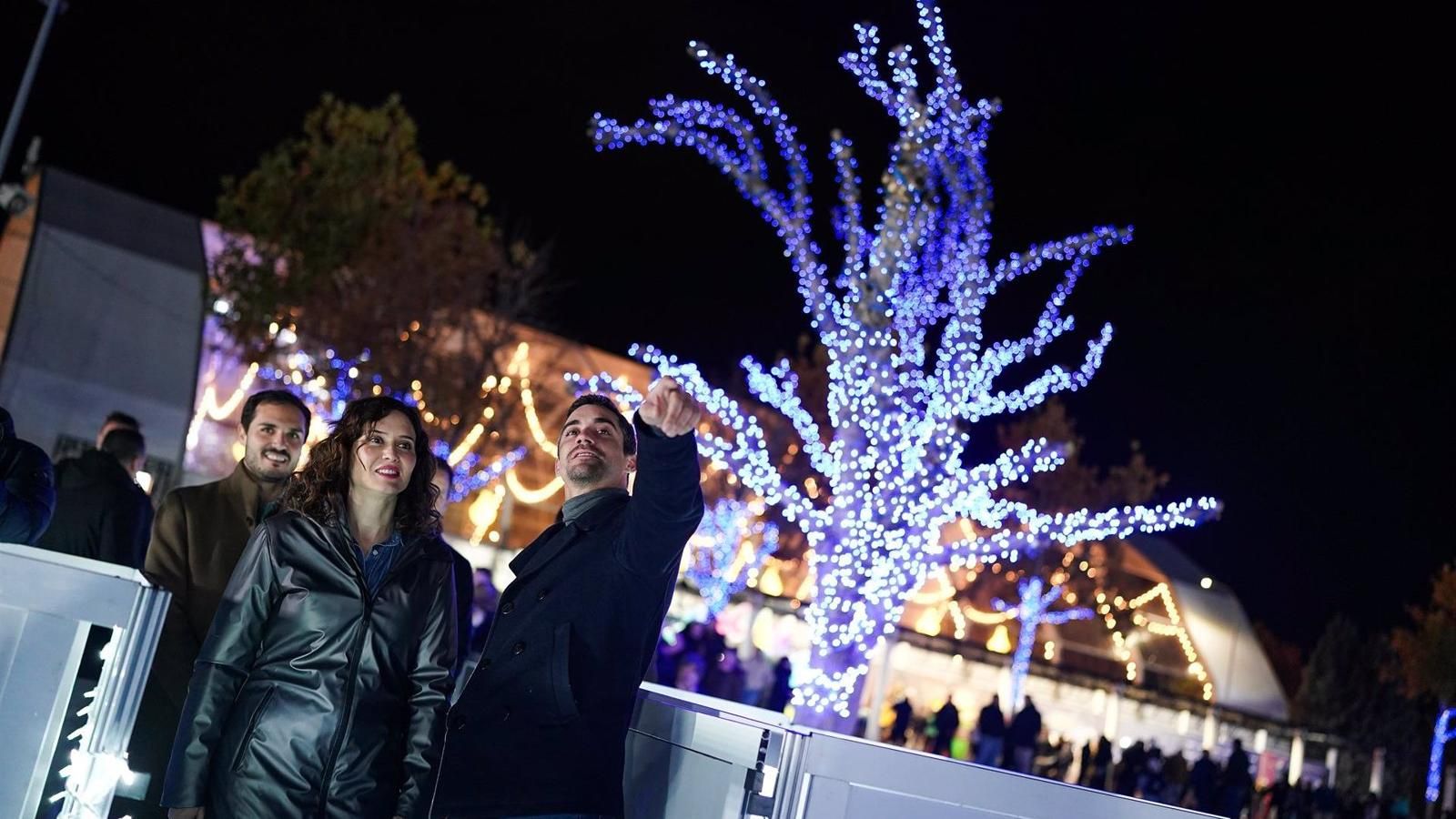 Diaz Ayuso visita l parque Mágicas Navidades de Torrejón de Ardoz