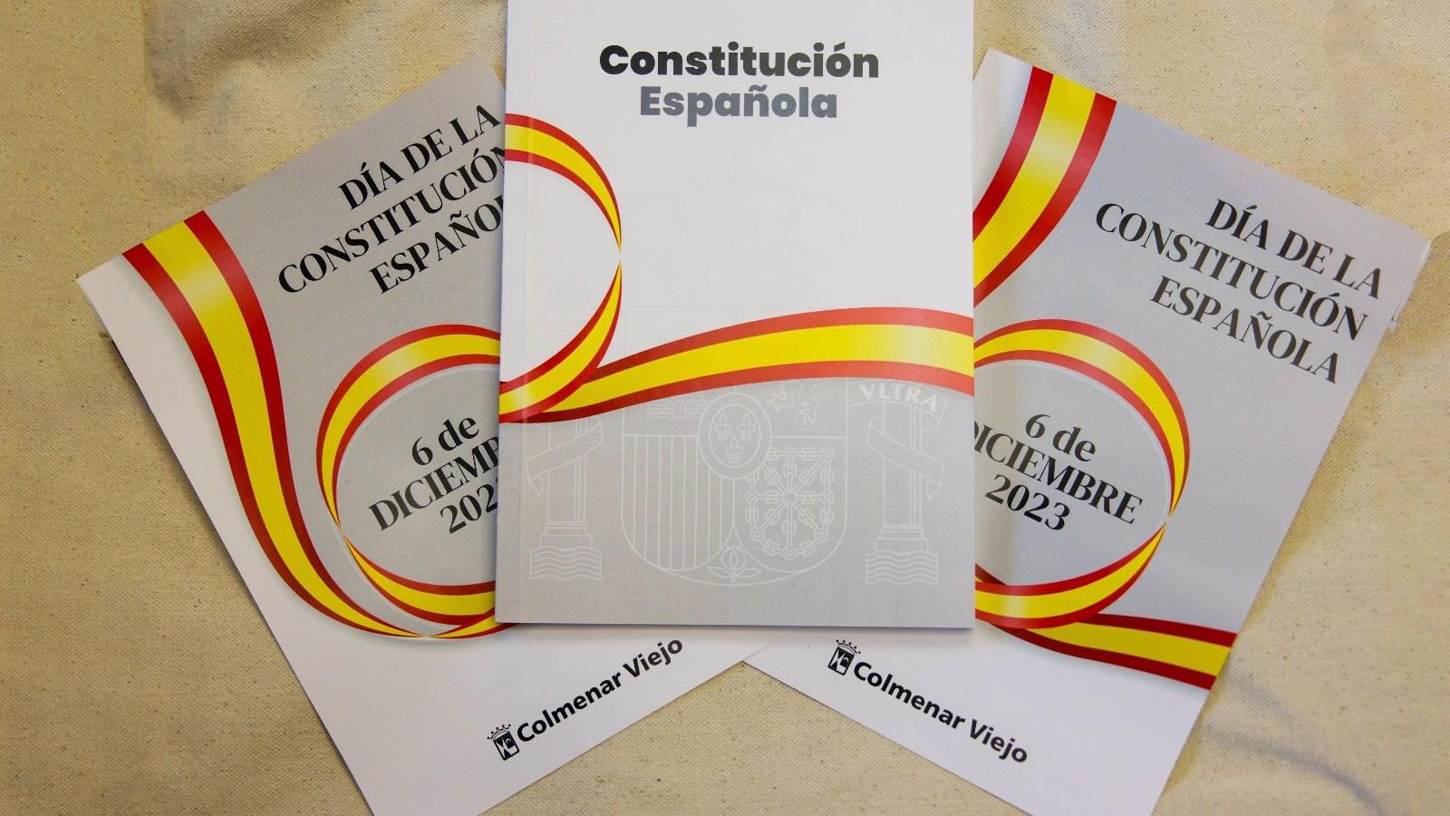 Centros de Educación Secundaria y Formación Profesional de Colmenar reciben ejemplares de la Constitución