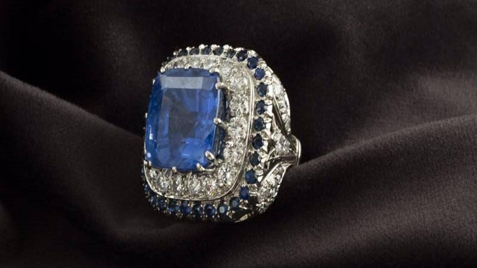 Más de 180 joyas se subastarán el próximo martes para ayudar a la escolarización de niños de la Cañada Real