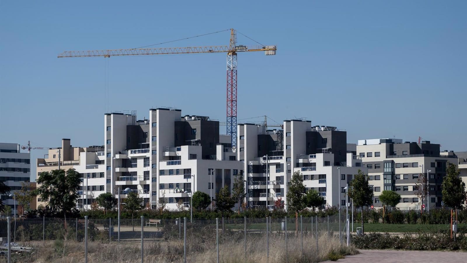 La Comunidad de Madrid busca subir los precios máximos de las viviendas protegidas para fomentar su edificación