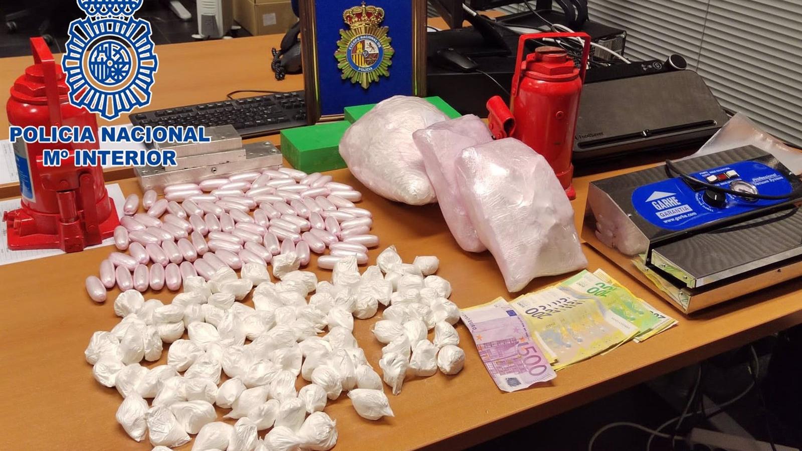  Desmantelado un grupo que almacenaba y 'cocinaba' grandes cantidades de droga en pisos francos de Madrid