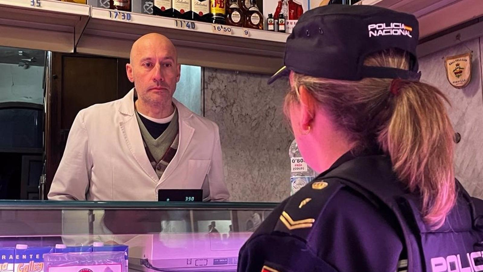 Más de mil agentes reforzarán la seguridad en las zonas comerciales de la capital durante las fiestas de Navidad