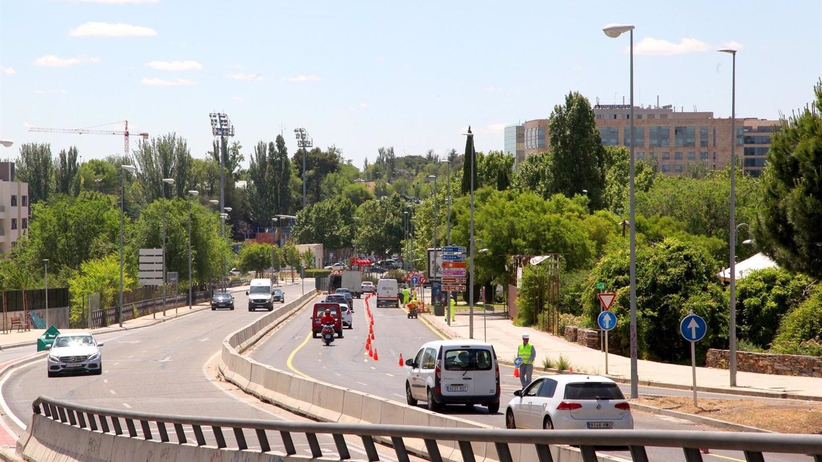 Dos policías heridos por un conductor que circulaba de madrugada por la A-1 borracho y sin luces