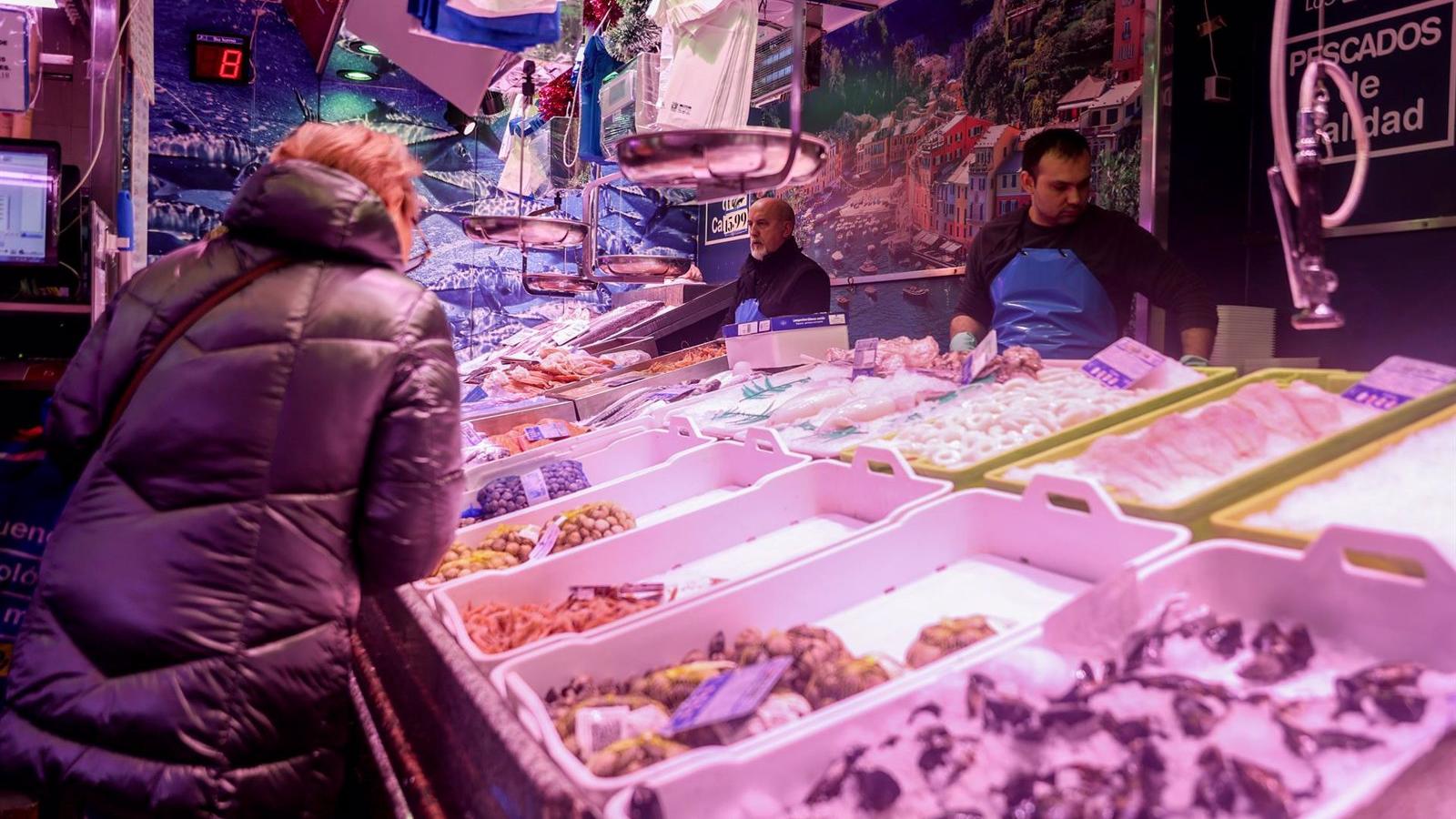 La cesta de la compra se encarece el 1,8% con el aceite de oliva disparado