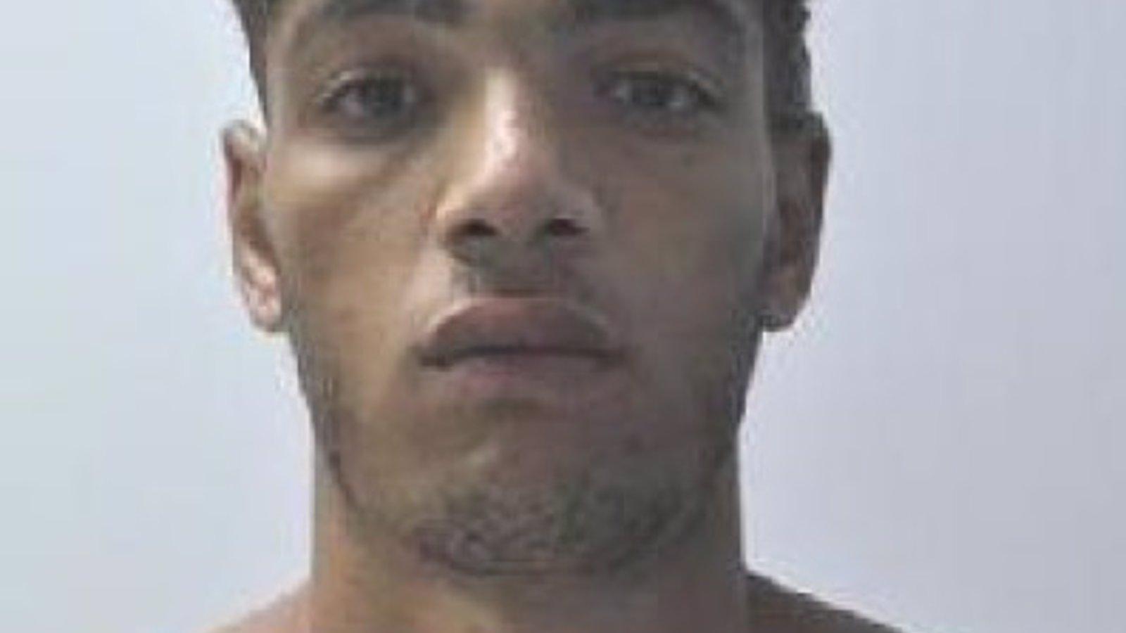 Policía publica la foto y las características físicas del preso fugado de la cárcel de Alcalá Meco