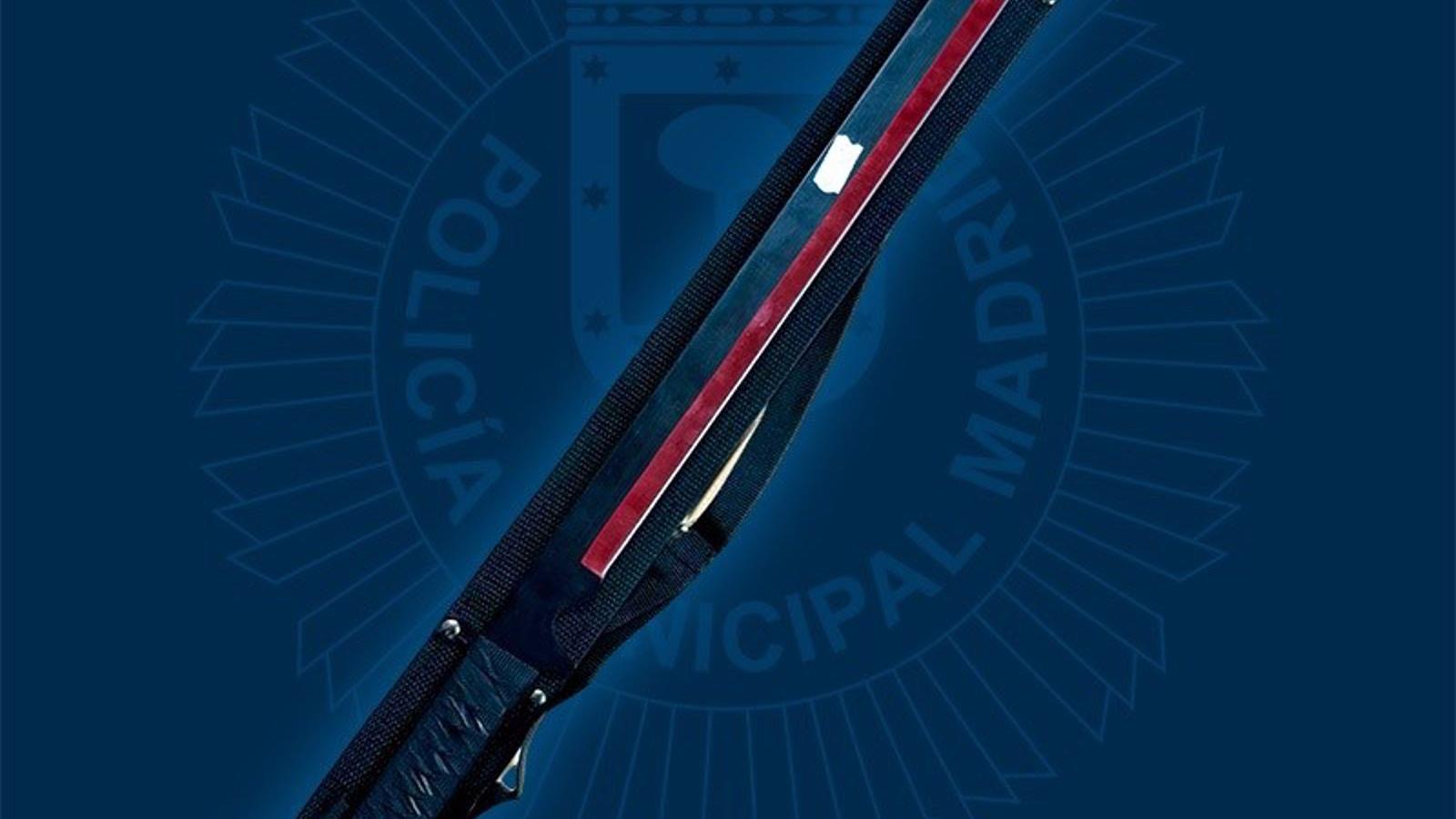  Detenido en Madrid un chico de 14 años con una espada de medio metro de hoja