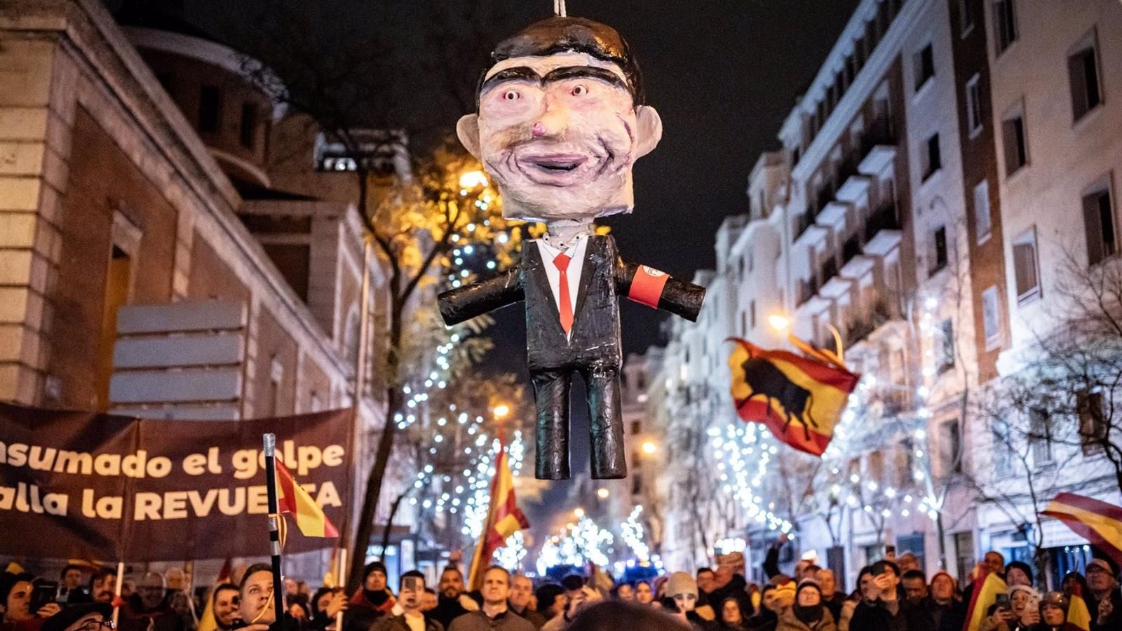 Lobato pide contundencia en condenar la piñata de Ferraz: "Estamos a un milímetro de un bofetón por la calle"