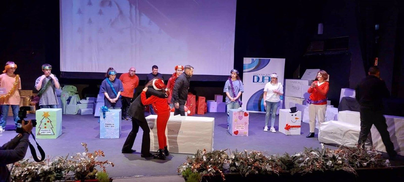 Más de 300 familias en riesgo de exclusión reciben juguetes en Tetuán