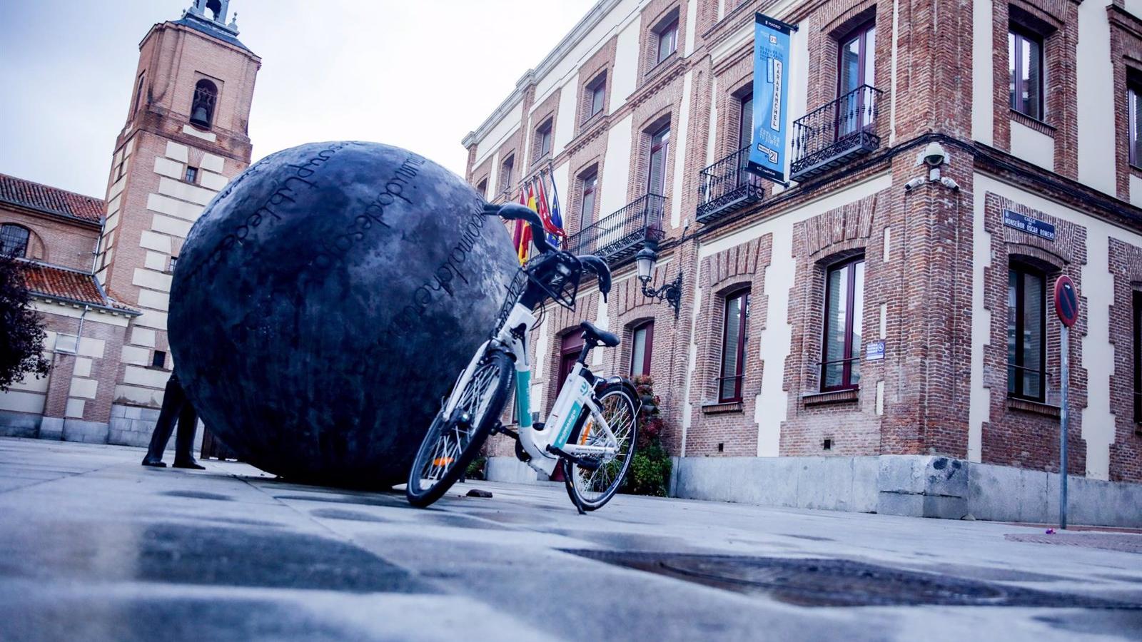 El Bus del Empleo recorrerá diez distritos de Madrid y se centrará en áreas con desequilibrios laborales