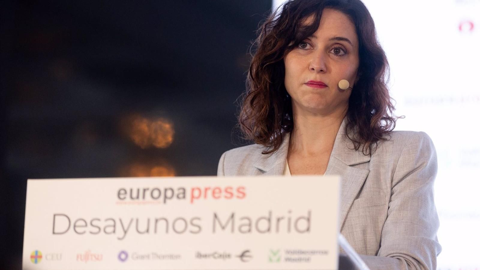 Díaz Ayuso acusa a Sánchez de "parcelar" la inmigración para que Cataluña opere como nación y pide la intervención de la UE