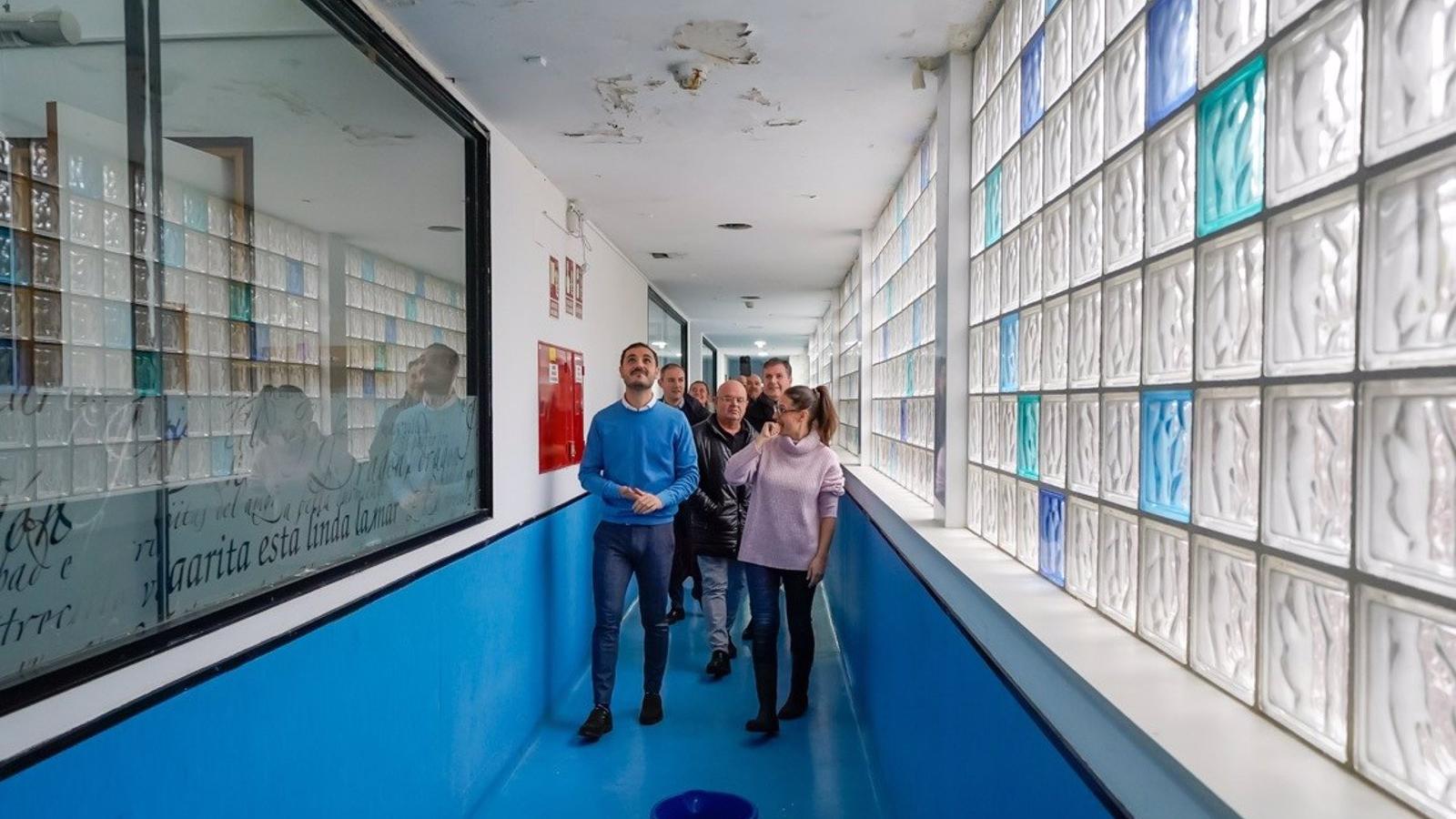 Torrejón cambiará las cubiertas de una escuela, un colegio y un pabellón para solventar goteras