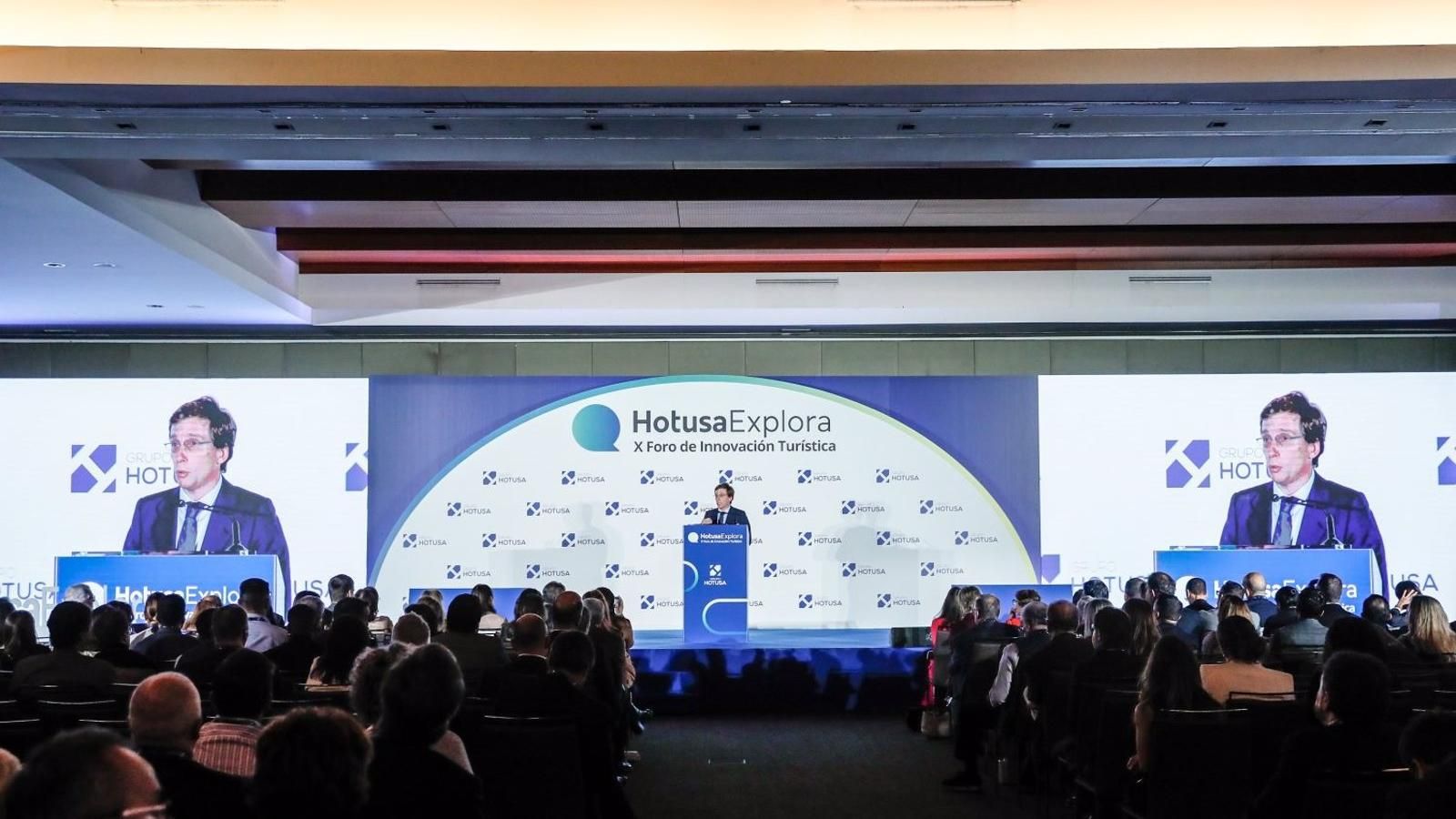 Martínez-Almeida defiende que el turismo se ha convertido en "santo y seña" de Madrid